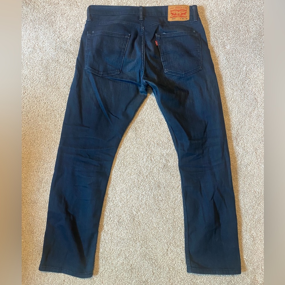 Levi stretch, skin, dark blue wash 32 x 30